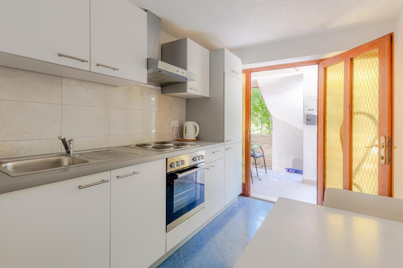 Eco-Apartments With Nice Garden Baska Voda Bagian luar foto