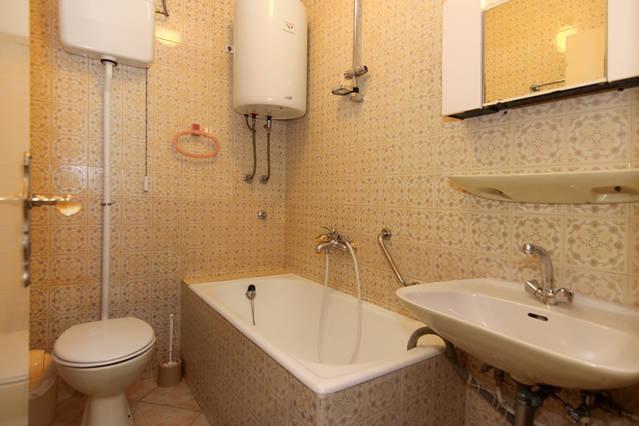 Eco-Apartments With Nice Garden Baska Voda Bagian luar foto