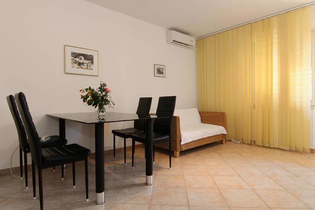 Eco-Apartments With Nice Garden Baska Voda Bagian luar foto