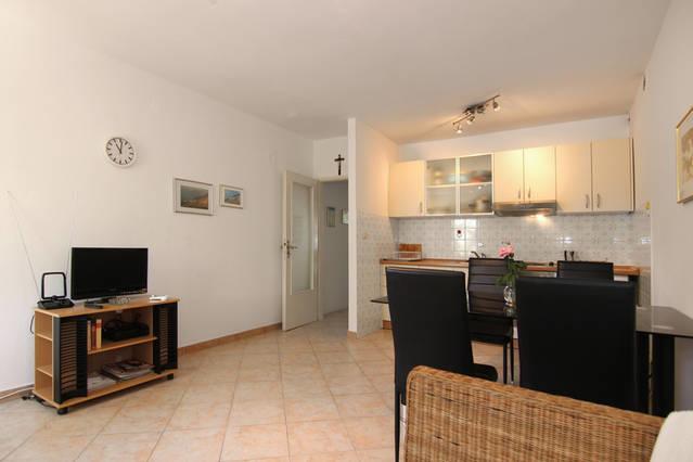 Eco-Apartments With Nice Garden Baska Voda Bagian luar foto