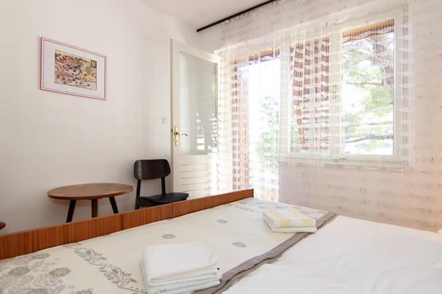 Eco-Apartments With Nice Garden Baska Voda Bagian luar foto