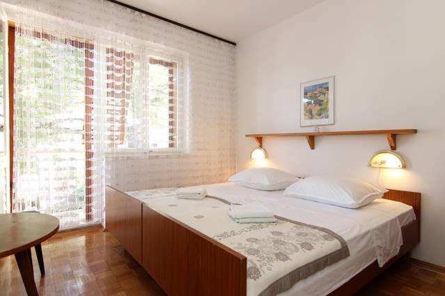 Eco-Apartments With Nice Garden Baska Voda Bagian luar foto